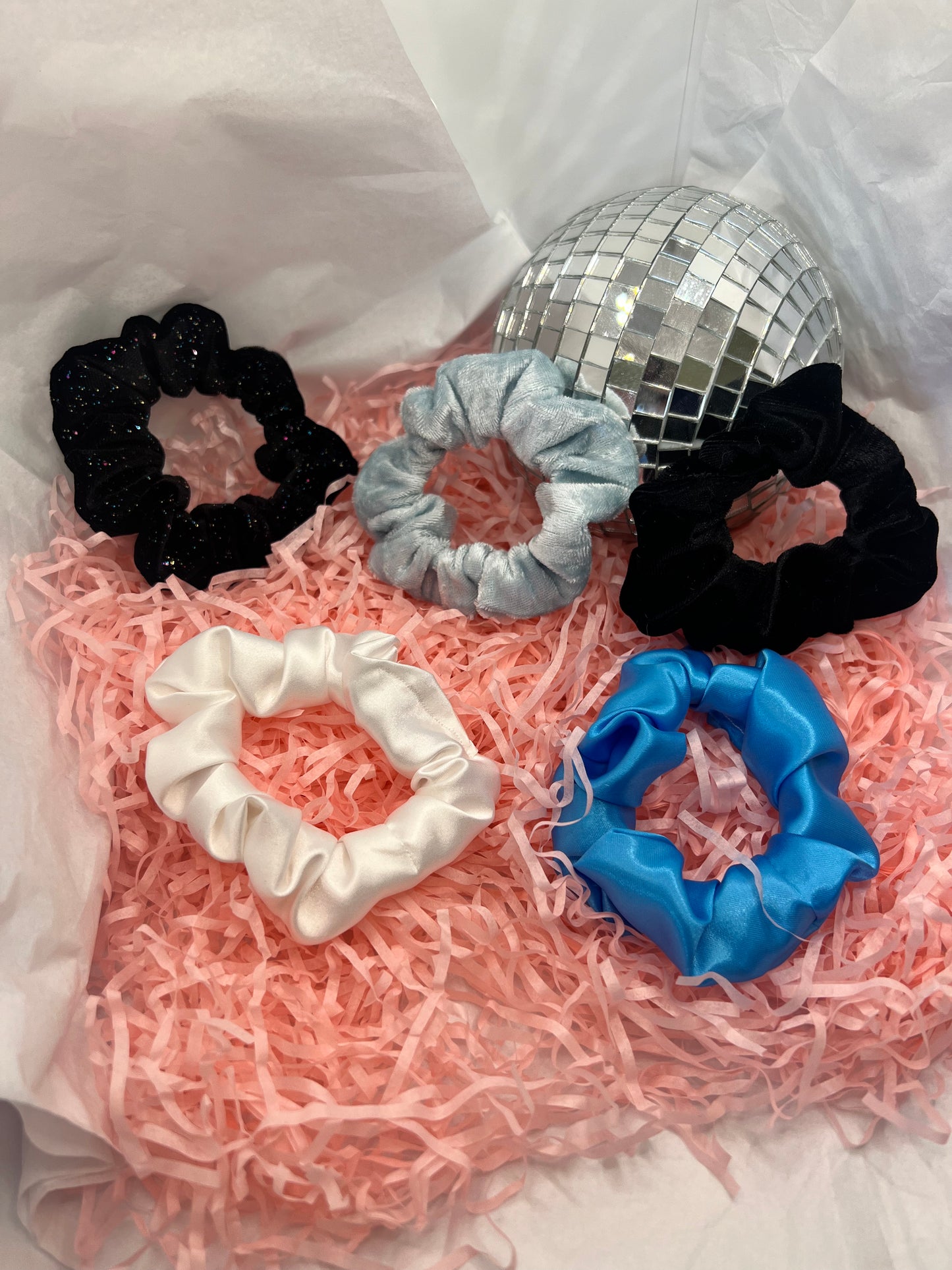 Scrunchie | Velvet Multicolor Speckle Black